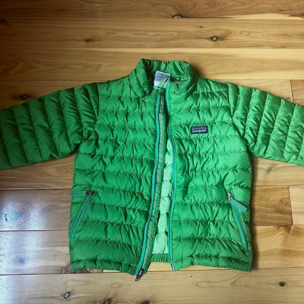 Patagonia unisex children’s baby puffer down sweater green 4T GUC